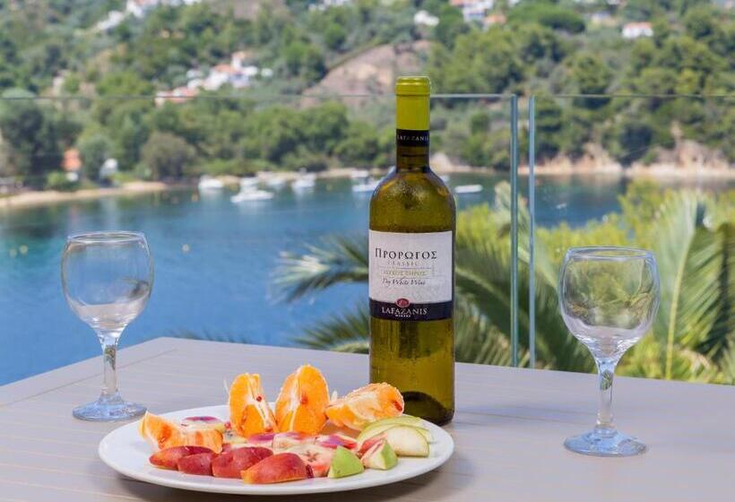 سوییت جونیور با چشم‌انداز دریا, Cape Kanapitsa Hotel & Suites