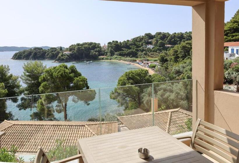 اتاق خانوادگی با چشم‌انداز دریا, Cape Kanapitsa Hotel & Suites