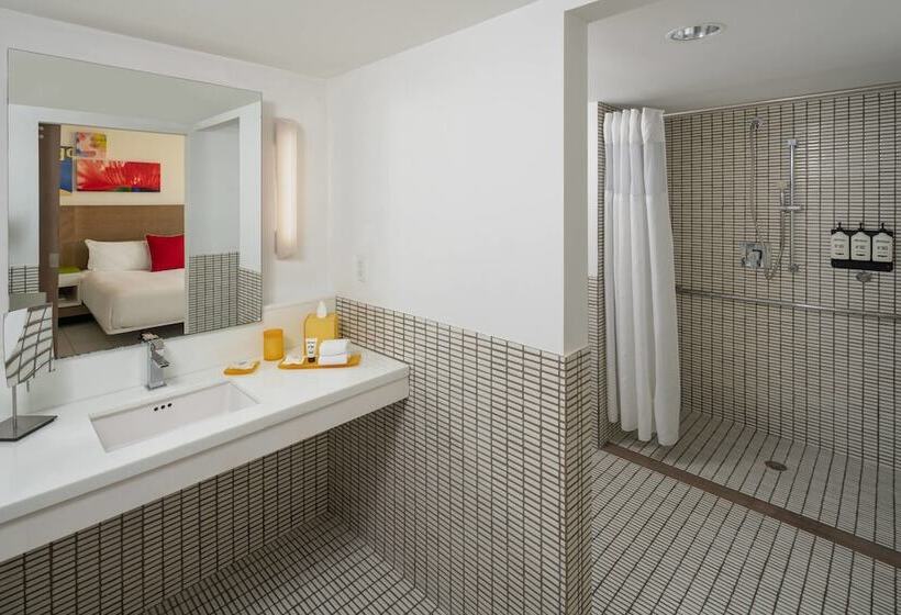 高级套房, Royal Palm South Beach Miami, A Tribute Portfolio Resort