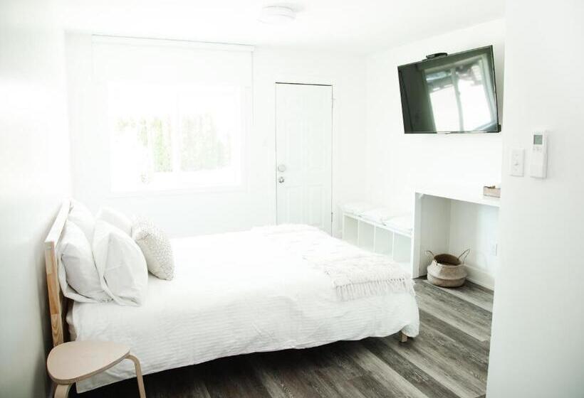 Студия Deluxe, Naramata Courtyard Suites