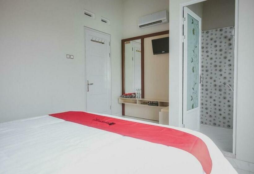 Номер Deluxe, Reddoorz Syariah @ Jalan Dieng