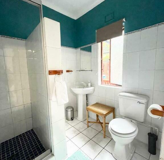 اتاق استاندارد با چشم‌انداز استخر, Positano Lodge
