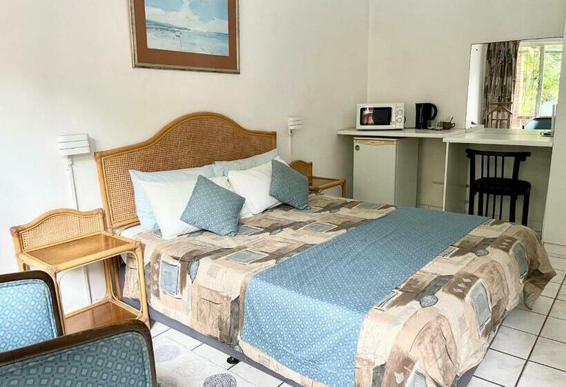 اتاق استاندارد با چشم‌انداز استخر, Positano Lodge
