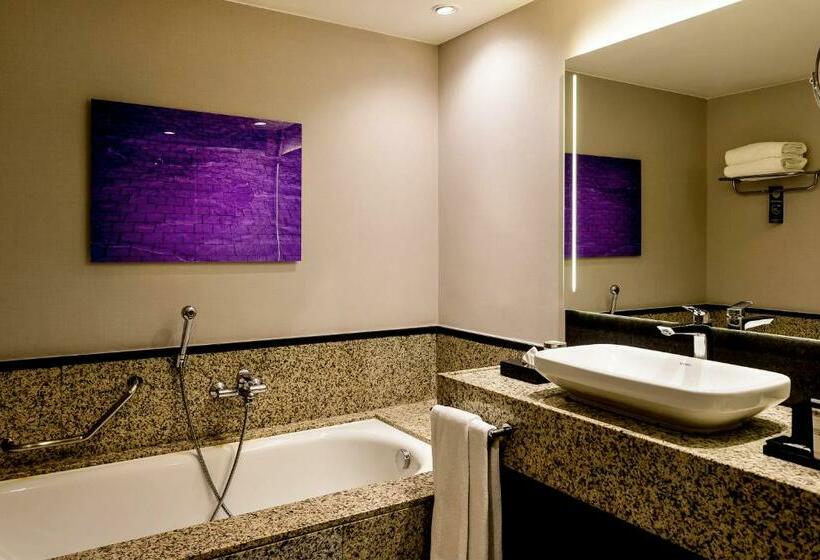 اتاق اجرایی با تخت بزرگ, Pullman Sao Paulo Guarulhos Airport