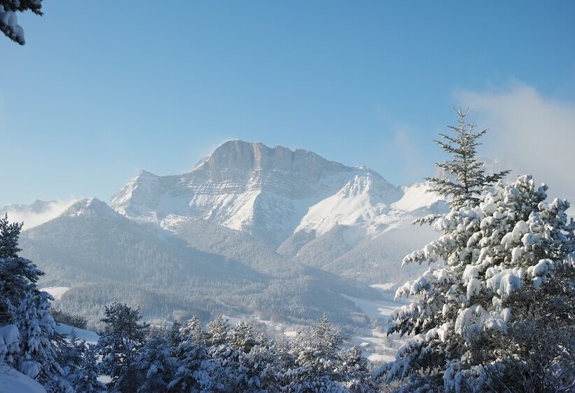 家庭间, Le Chalet