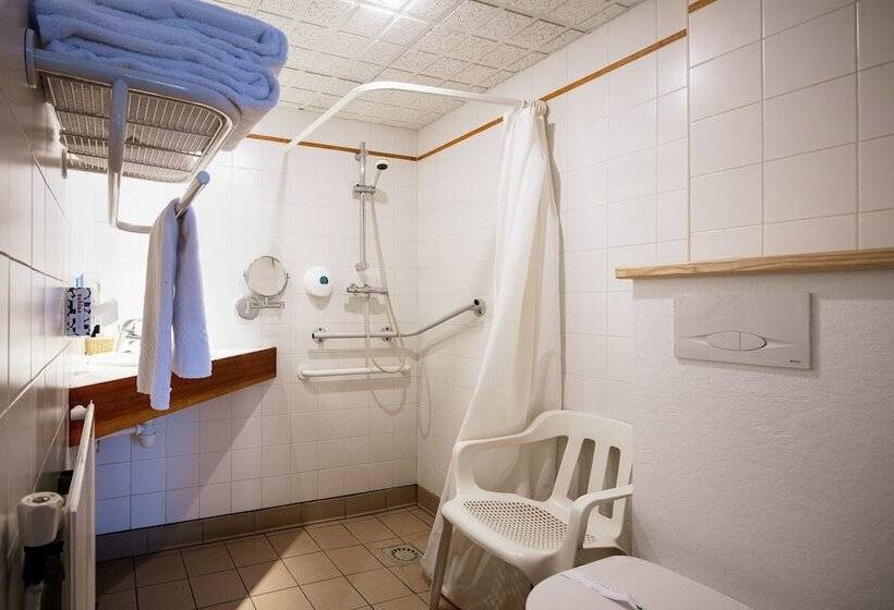 Номер Стандарт, Restaurant De La Poste Et La Grange Detente, Espace Bienetre