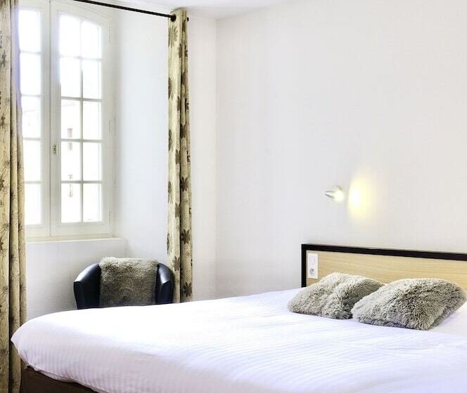 Номер Стандарт, Logis Hôtel Le Commerce