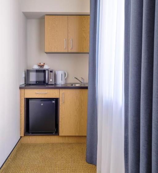 اتاق سوپریور, Reytan