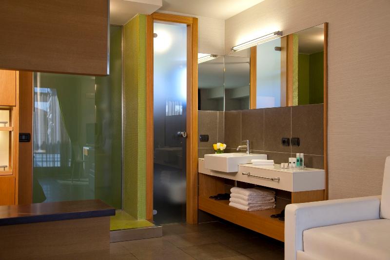 Suite Junior, Zone
