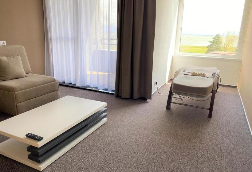 Suite with lake view, Thermal šírava