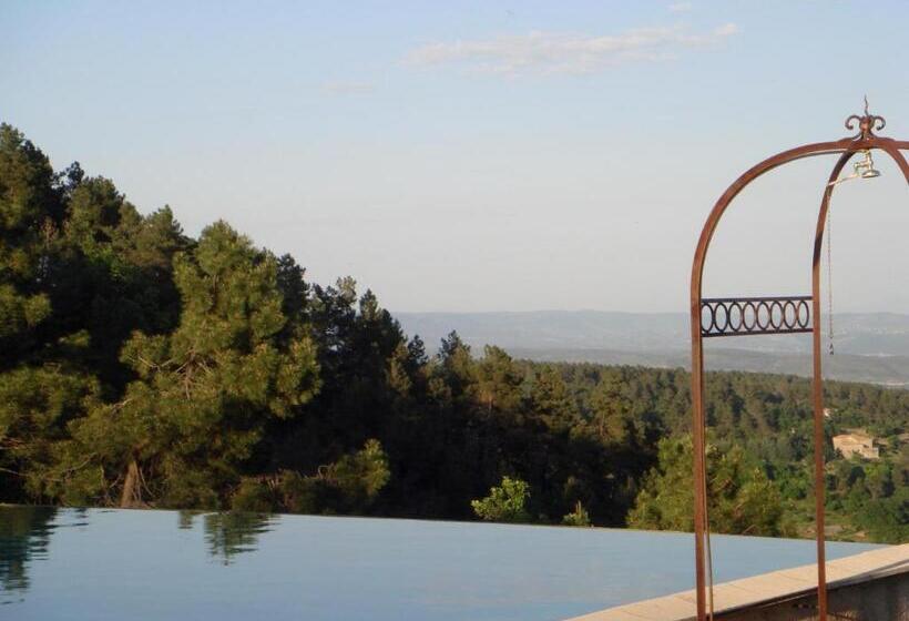 Хижина, Auberge De La Tour De Brison
