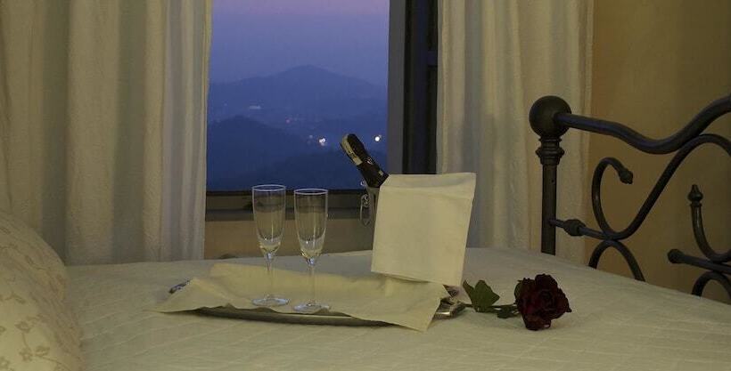 اتاق سوپریور سه تخته, Castello San Giuseppe   Historical Bed And Breakfast