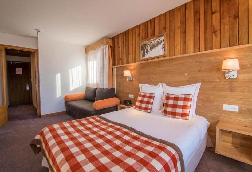 اتاق استاندارد چهارنفره با بالکن, Le Relais Du Petit Saint Bernard