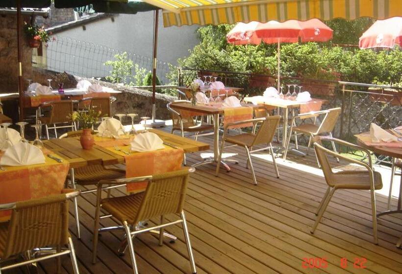 Номер Стандарт Трехместный, Logis Spa Hotel Restaurant De La Poste