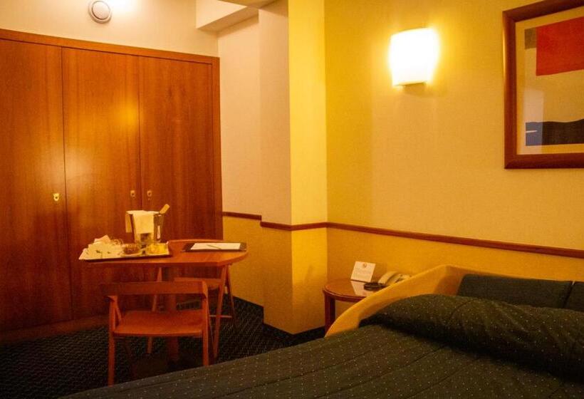 سوییت جونیور, Pacific Hotel Fortino