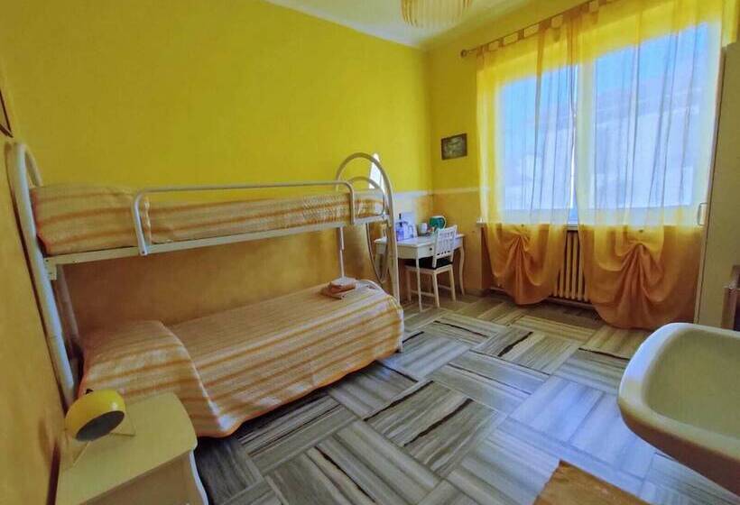 اتاق استاندارد با سرویس بهداشتی مشترک, Serenella