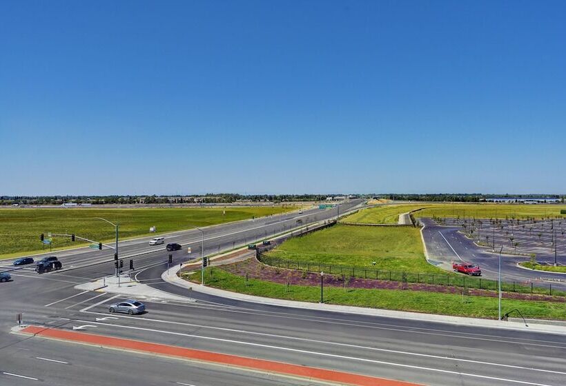 Люкс, Towneplace Suites Sacramento Airport Natomas