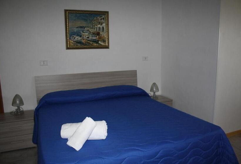 اتاق استاندارد سه نفره, B&b Borgo Pileri
