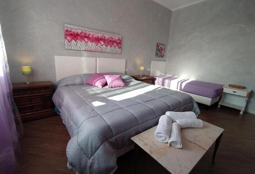 اتاق لوکس با چشم‌انداز باغ, La Bouganville B&b