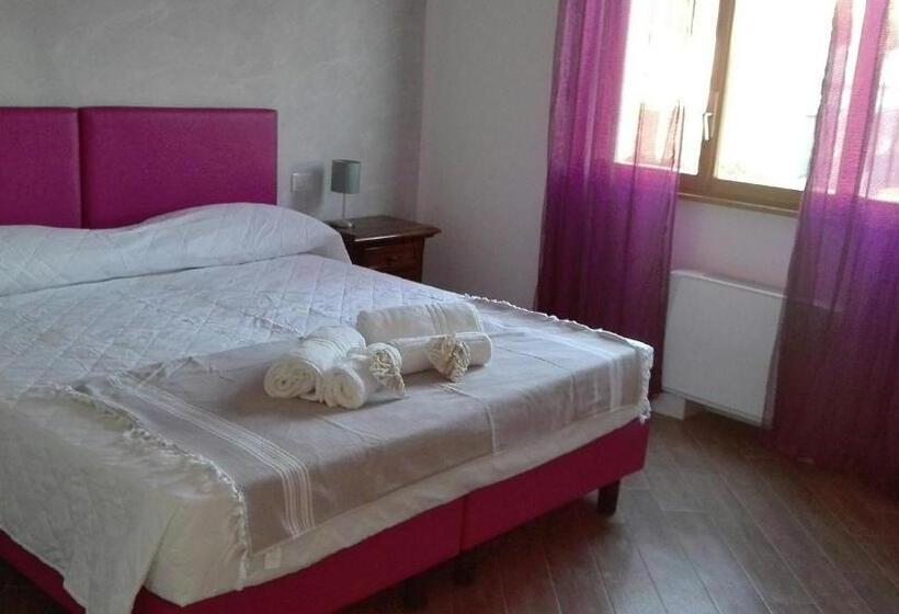 اتاق لوکس با چشم‌انداز باغ, La Bouganville B&b