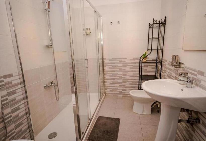 اتاق استاندارد چهار تخته, Cconforthotels R&b Semplici Emozioni   Self Check In