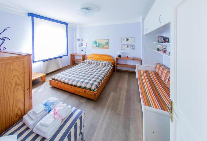 Quarto Triplo Estandar Banheiro Compartilhado, Cascina Vecchia Alpacas B&b