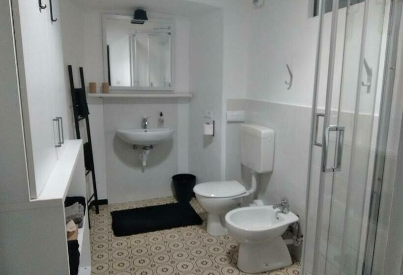 اتاق استاندارد, Virginias B&b