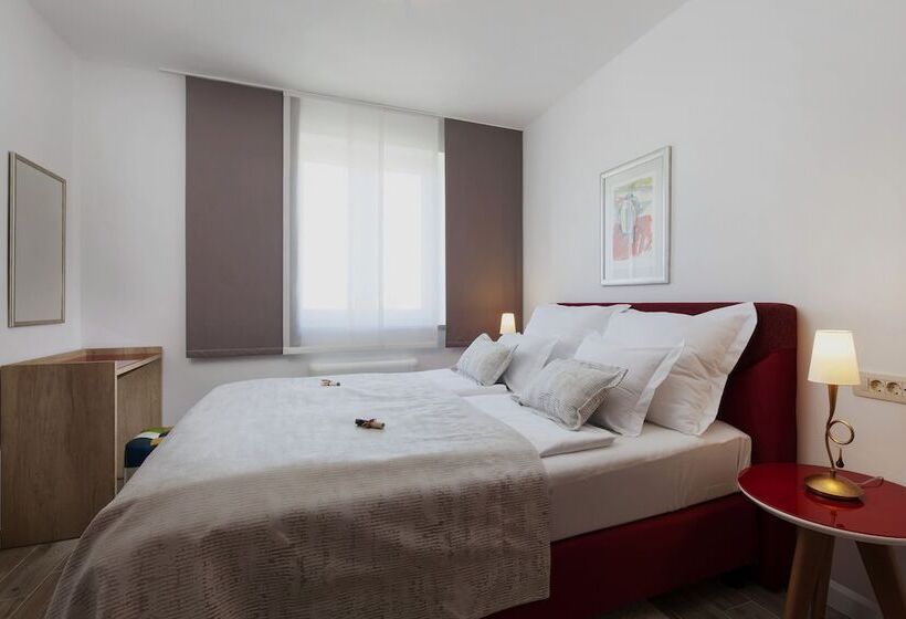 اتاق اکونومی, Aparthotel Pharia