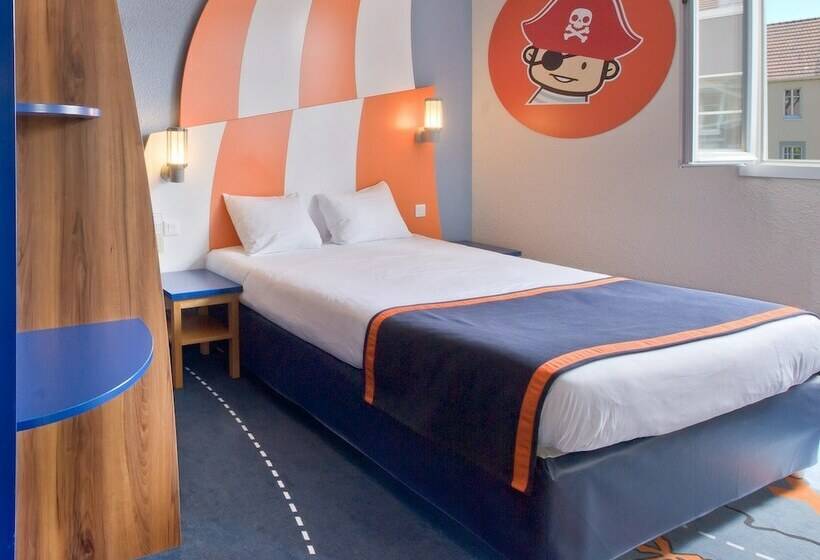اتاق استاندارد چهار تخته, Explorers Hotel Marne La Vallée