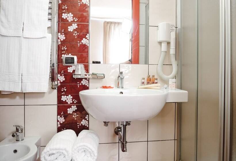 Quarto Triplo Estandar, Diana