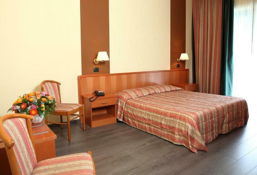 اتاق استاندارد, Romanisio