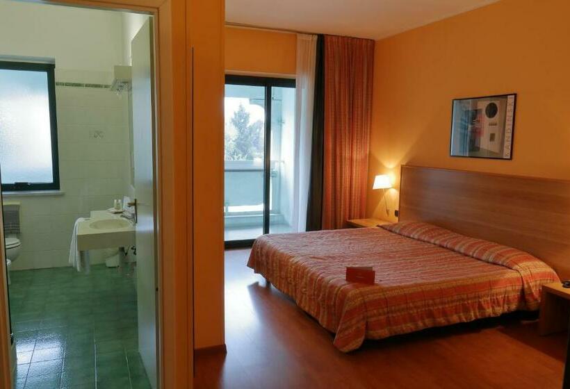 اتاق استاندارد, Romanisio