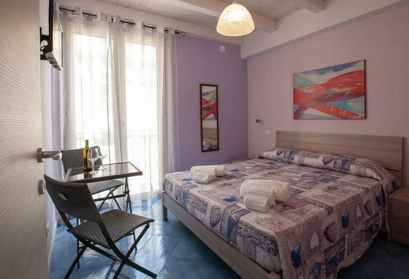 اتاق خانوادگی, B&b Da Noemi