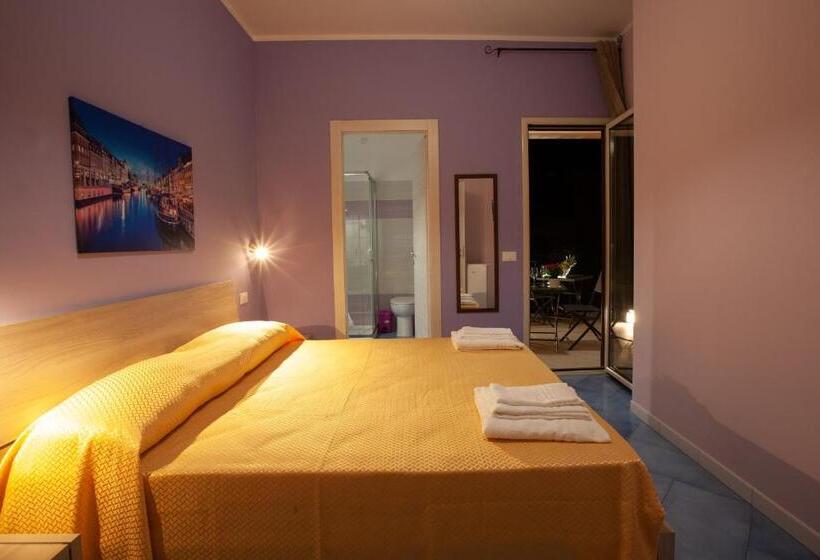 اتاق استاندارد با بالکن, B&b Da Noemi
