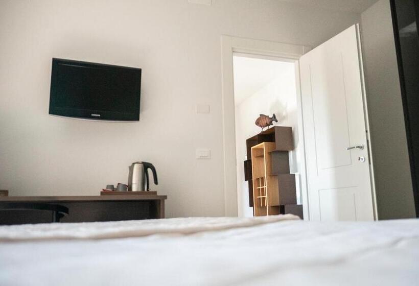 اتاق استاندارد چهار تخته, Residenza Del Sele
