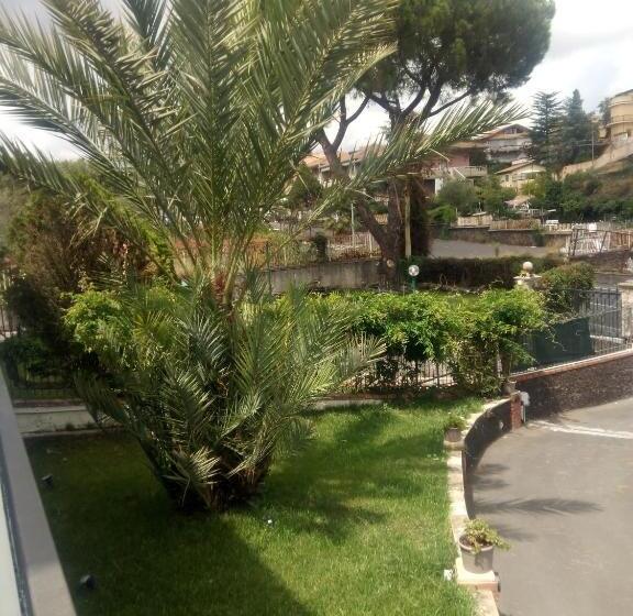 اتاق استاندارد سه نفره, Up&b Rooms Catania