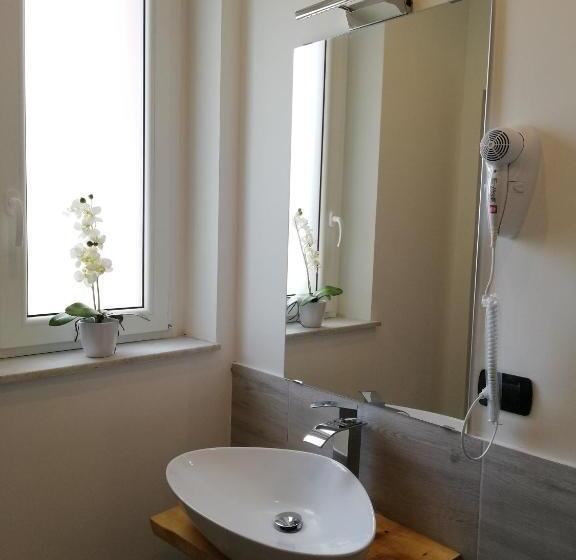 اتاق استاندارد سه نفره, Up&b Rooms Catania