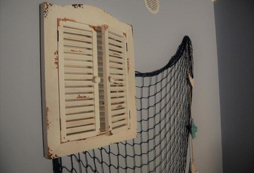 اتاق استاندارد سه نفره, A Vanedda