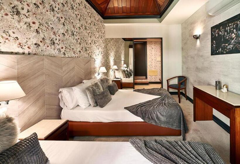 اتاق استاندارد سه نفره, Galeria Suite
