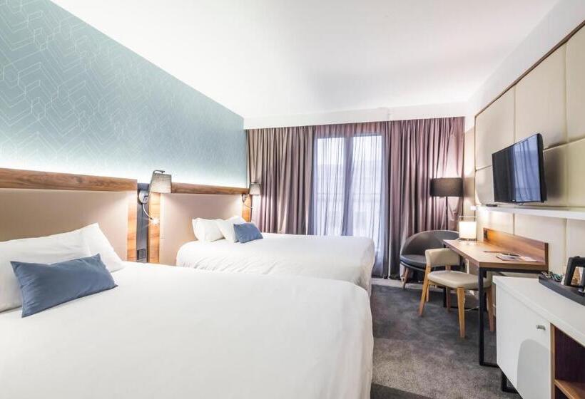 اتاق استاندارد چهار تخته, L Elysee Val D Europe