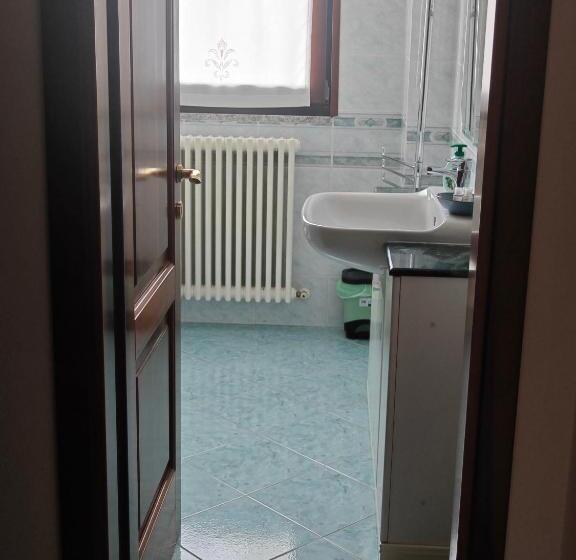 חדר סטנדרט לשלושה, B&b La Poiana