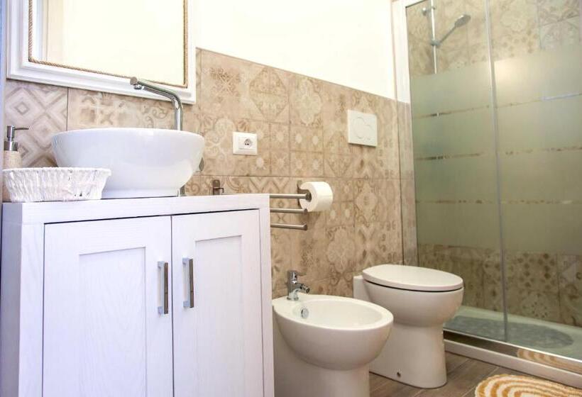 اتاق استاندارد چهار تخته, Feudo D Arneo