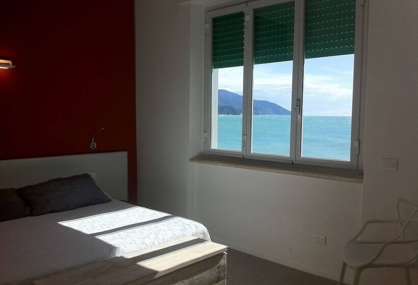 Quarto Estandar Vista Mar, Al Mare