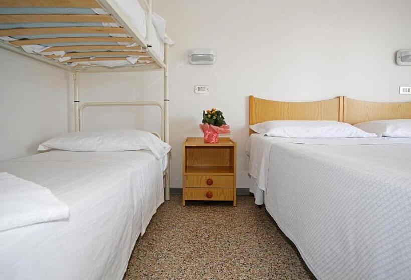 اتاق استاندارد چهار تخته, Serafini Misano Adriatico
