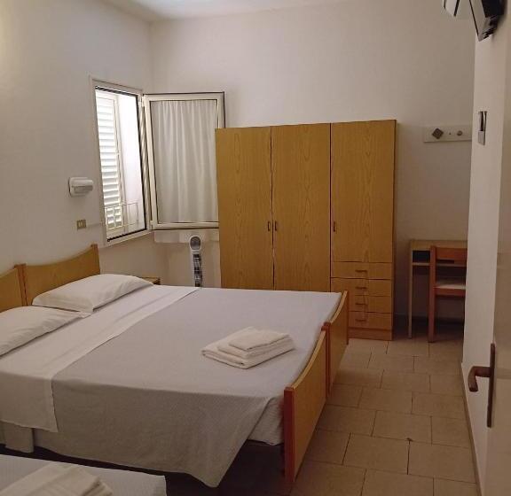 Economy Triple Room, Serafini Misano Adriatico