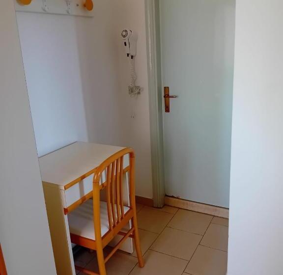 Economy Triple Room, Serafini Misano Adriatico