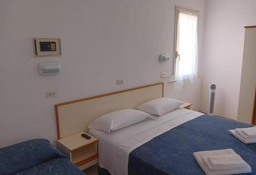 Economy Triple Room, Serafini Misano Adriatico