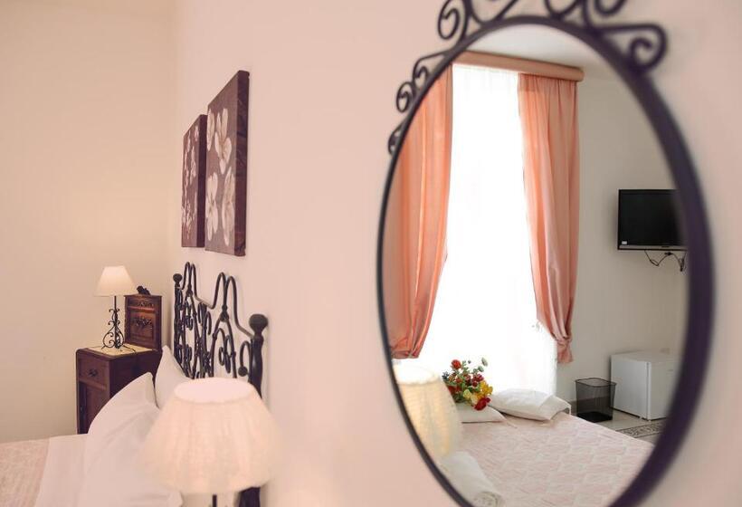 Четырехместный Номер Стандарт с Балконом, Suliscenti Dimora Siciliana B&b