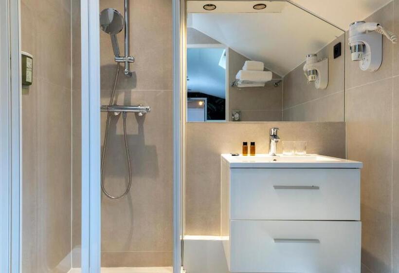 スタンダードシングルルーム, Brady   Gare De L Est