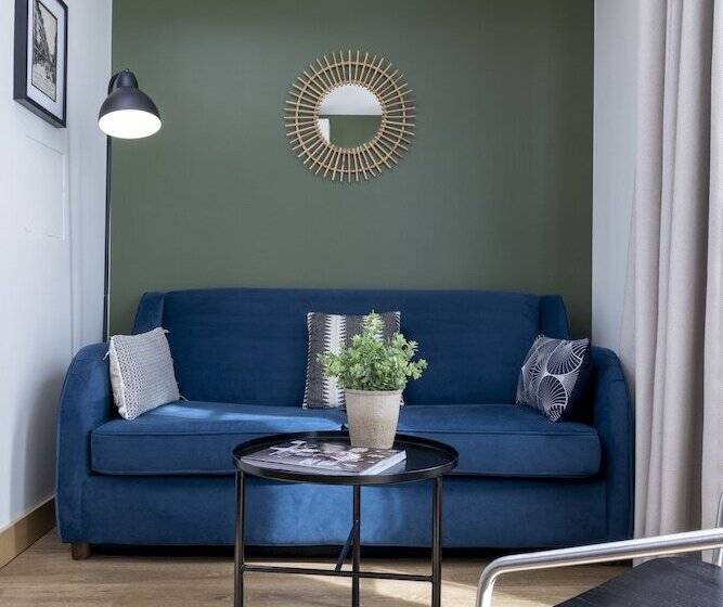 スタンダードルーム, Brady   Gare De L Est